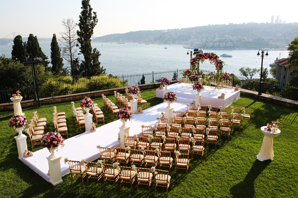Hayali kurulan bahar düğünleri Adile Sultan Sarayı’nda gerçek oluyor!