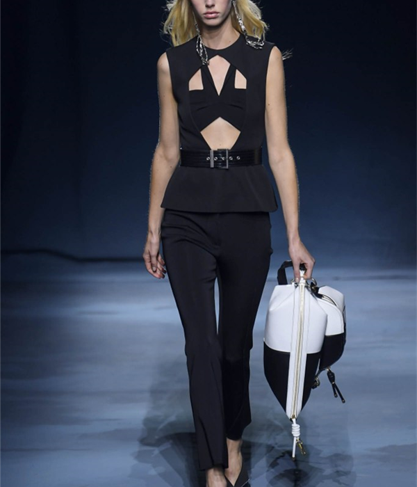 Paris Moda Haftası: Givenchy 2019 Bahar Koleksiyonu